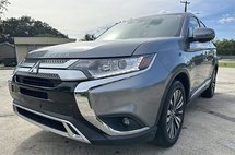 2020 Mitsubishi Outlander SE