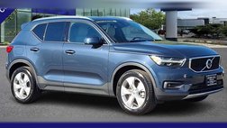 2022 Volvo XC40 T5 Momentum