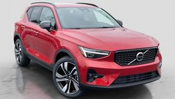 2025 Volvo XC40 B5 Ultra Dark Theme