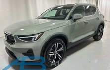 2025 Volvo XC40 B5 Core Bright Theme