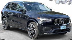 2022 Volvo XC90 T6 Momentum 7-Passenger