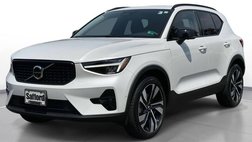 2024 Volvo XC40 B5 Plus Dark Theme
