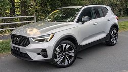 2025 Volvo XC40 B5 Plus Dark Theme