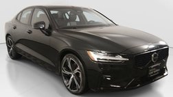 2024 Volvo S60 B5 Plus Dark Theme