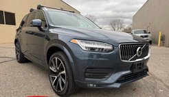 2021 Volvo XC90 T6 Momentum 6-Passenger