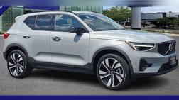 2024 Volvo XC40 B5 Ultimate Dark Theme