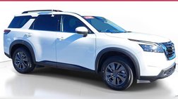 2025 Nissan Pathfinder SV
