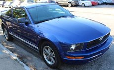 2005 Ford Mustang Deluxe