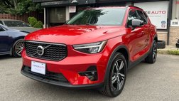 2023 Volvo XC40 B5 Plus Dark Theme
