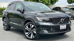 2025 Volvo XC40 B5 Plus Dark Theme