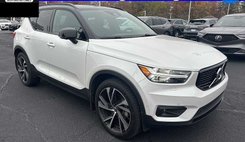 2022 Volvo XC40 T5 R-Design