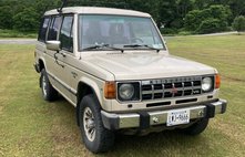 1990 Mitsubishi Montero RS