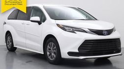 2025 Toyota Sienna LE 8-Passenger