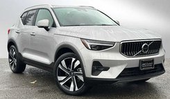 2025 Volvo XC40 B5 Plus Bright Theme