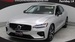 2024 Volvo S60 B5 Core Dark Theme