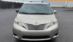 2017 Toyota Sienna LE 7-Passenger Auto Access Seat
