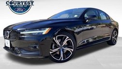 2024 Volvo S60 B5 Plus Dark Theme
