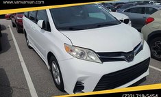 2018 Toyota Sienna LE