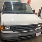 2004 Ford E-Series 