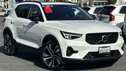2025 Volvo XC40 B5 Plus Dark Theme