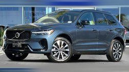 2025 Volvo XC60 B5 Core Dark Theme