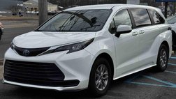 2024 Toyota Sienna LE 8-Passenger