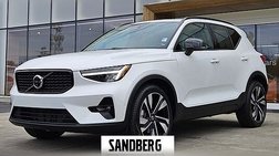2023 Volvo XC40 B5 Ultimate Dark Theme