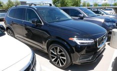 2021 Volvo XC90 T6 Momentum 6-Passenger