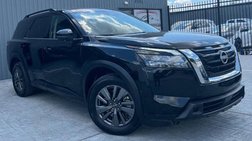 2024 Nissan Pathfinder SV