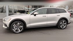2025 Volvo V60 Cross Country B5 Plus