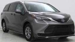 2024 Toyota Sienna LE 8-Passenger