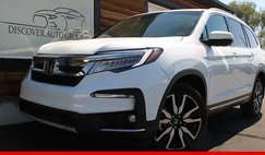 2021 Honda Pilot Touring w/Rear Captain's Chairs