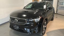2025 Volvo XC40 B5 Plus Bright Theme