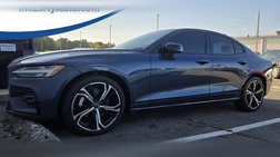 2024 Volvo S60 B5 Plus Dark Theme