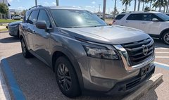 2023 Nissan Pathfinder SV