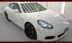 2016 Porsche Panamera 
