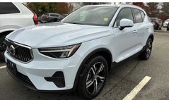 2025 Volvo XC40 B5 Core Bright Theme