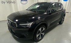 2025 Volvo XC40 B5 Plus Bright Theme