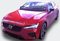 2024 Volvo S60 B5 Plus Dark Theme