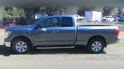 2017 Nissan Titan SV
