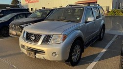 2011 Nissan Pathfinder LE