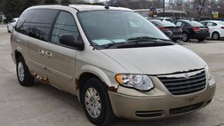 2005 Chrysler Town and Country LX