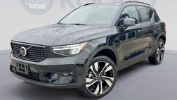 2025 Volvo XC40 B5 Plus Dark Theme