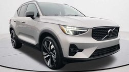 2025 Volvo XC40 B5 Plus Dark Theme