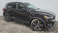 2022 Volvo XC40 T5 R-Design