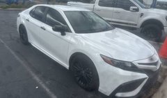 2022 Toyota Camry Hybrid SE Nightshade