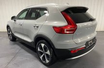 2024 Volvo XC40 B5 Plus Bright Theme