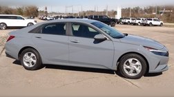 2023 Hyundai Elantra SE