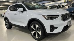 2025 Volvo XC40 B5 Plus Bright Theme
