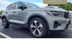 2024 Volvo XC40 B5 Plus Dark Theme